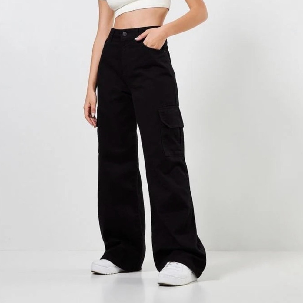 ZARA  Women’s Black Cargo Wide-Leg Pants Size 0
